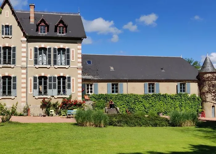 Chateau De Saint Etienne photo