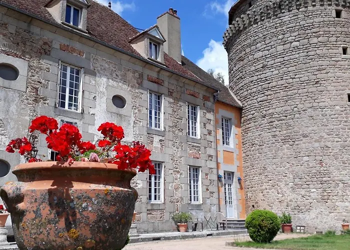 Gite Au Chateau De Sallebrune Beaune d'Allier photo