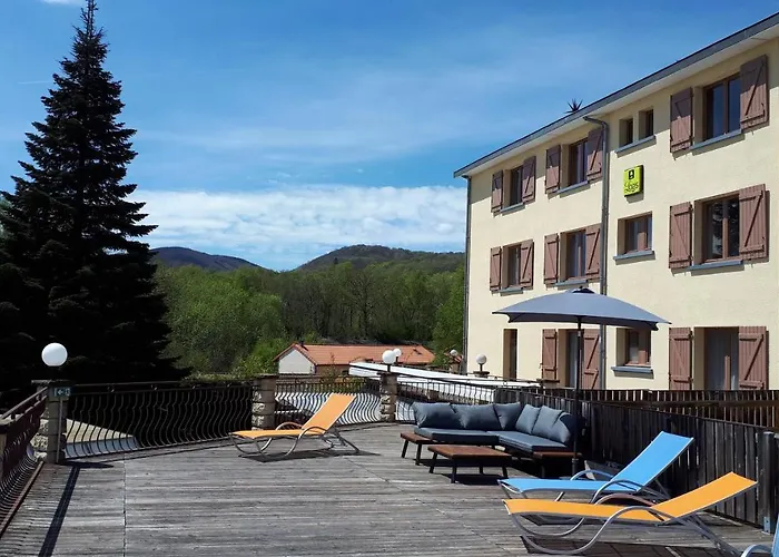 Logis La Rose Des Vents Hotel Volvic photo