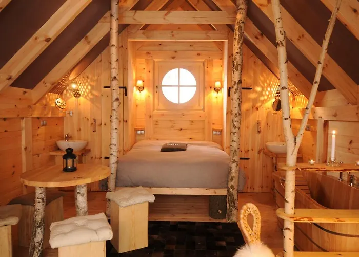 Cabane Lodge Domaine Du Lac Chambon Murol photo