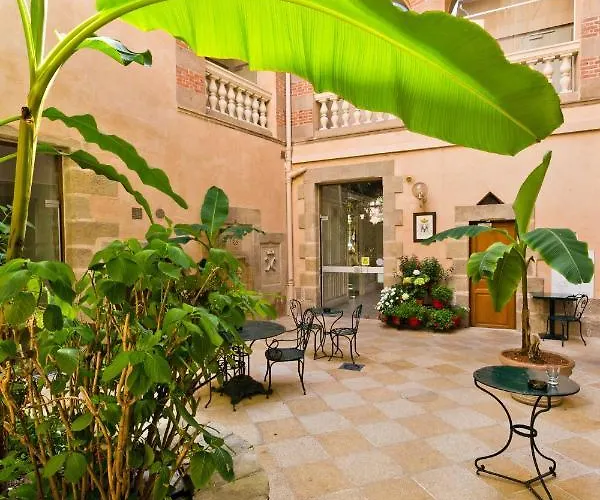 Hotel Montespan Bourbon-l'Archambault photo