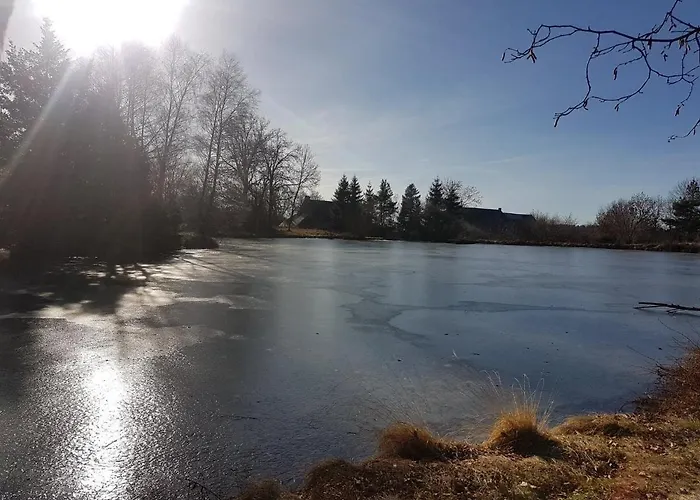 Fermette Typique Auvergnate Dans Son Ecrin D'Eau Et De Verdure Saint-Donat photo