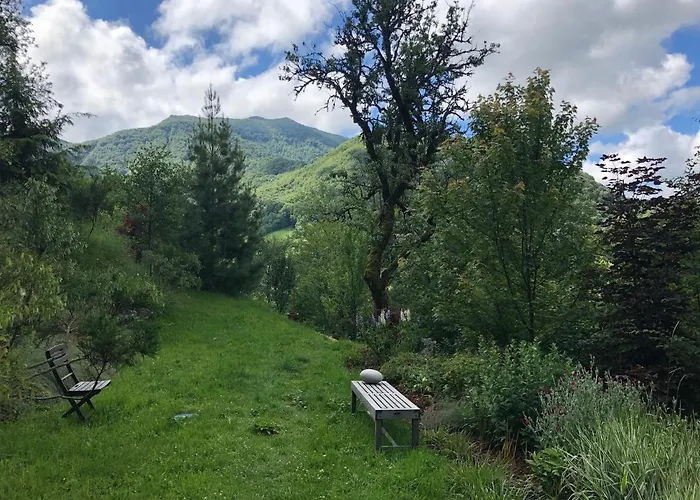 Au Rocher De Combieres Mandailles-Saint-Julien photo