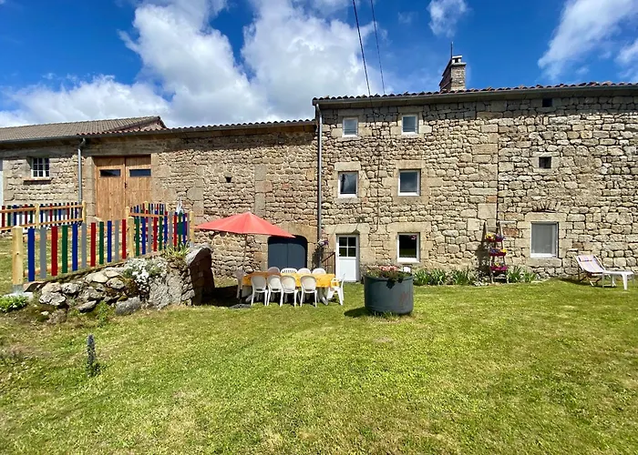 La Besseyre-Saint-Mary Gite 10 Pers Avec 4 Chambres Et 3 Salles D'Eau, Animaux Admis - Fr-1-582-94 תמונה