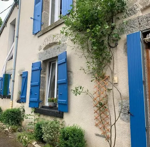 Original And Quirky Village Home Giat photo