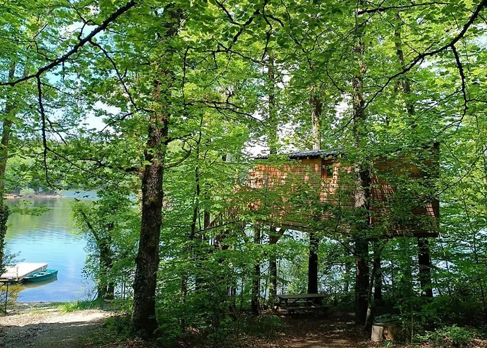 Les Cabanes Au Bord Du Lac Saint-Gerons photo
