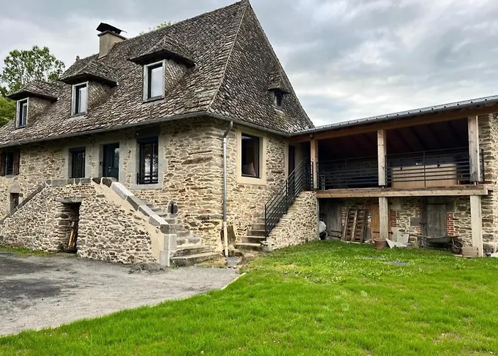 Gite 8 Pers Avec Jacuzzi Et Jardin Aurillac Arpajon-sur-Cere photo