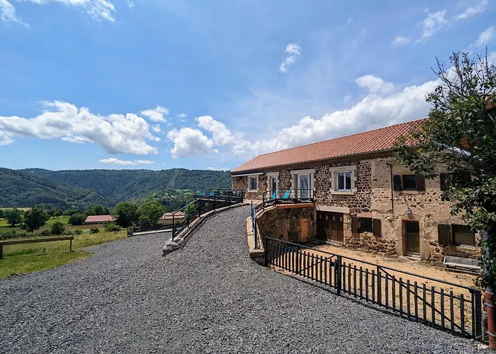 Gite Authentique Et Confortable Avec Vaste Terrain Et Vue Imprenable A Saint-Privat-D'Allier - Fr-1-582-478 Foto