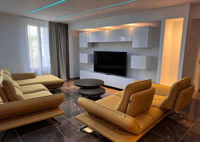 Brit Hotel De Grignan Vichy photo