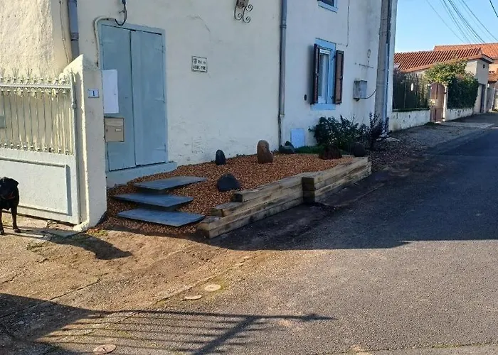 Maison Au Bord De L'Allier Entierement Renovee Joze Foto