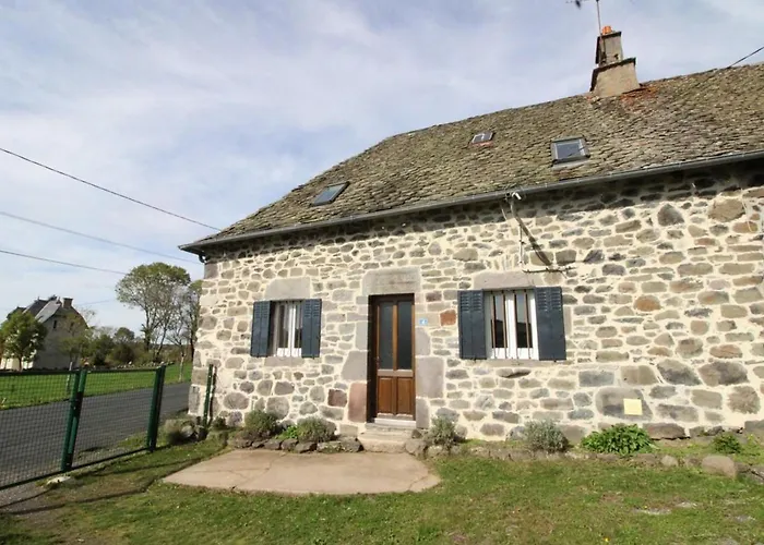 Maison De Caractere Avec Cheminee, 3 Chambres, Jardin, Proche Du Parc Des Volcans D'Auvergne - Fr-1-742-574 Lugarde photo