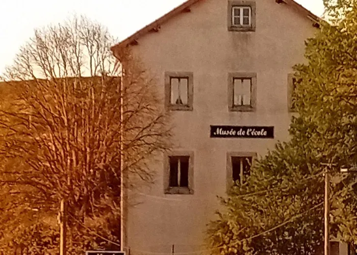 Gite Et Chambres D'Hotes Du Musee Ecole Le Monastier sur Gazeille photo
