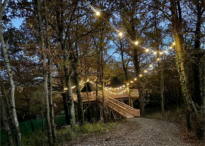 La Cabane Perchee Du Grand Chene Bongheat photo