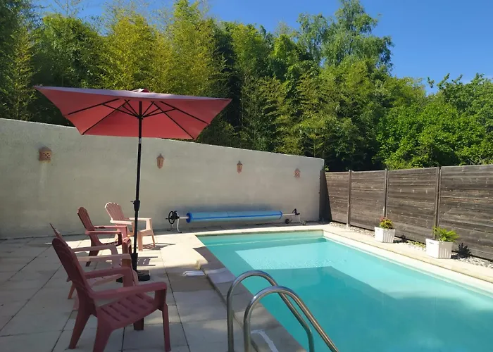 Iron Man Offer A Villa Located Right On The River Bellerive-sur-Allier photo