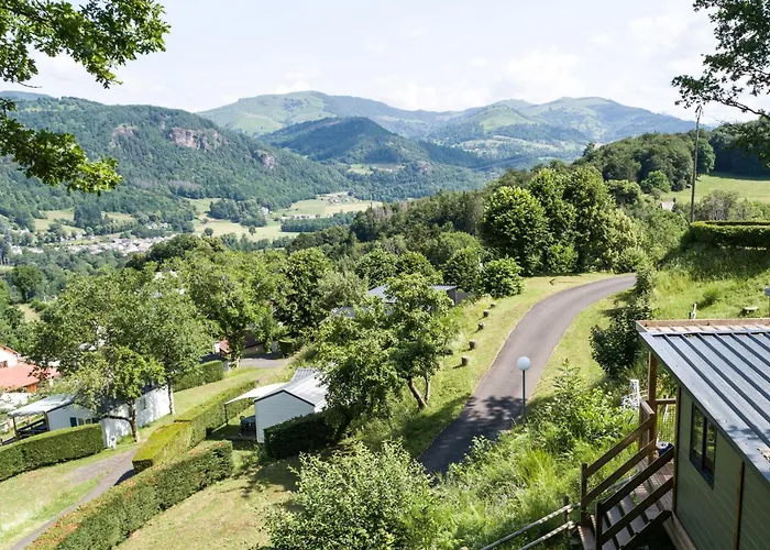 Camping La Pommeraie Vic-sur-Cere photo