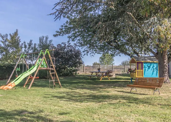 Gite Familial En Auvergne Avec Jardin, Ping-Pong, Proche Stations Thermales, Animaux Acceptes - Fr-1-489-127 Mazirat photo