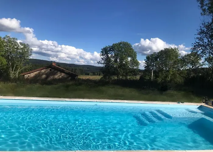 Photo de Maison de caractère avec piscine Chambon-sur-Dolore