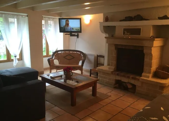 Charmante Maison Dans Les Gorges De La Sioule Chouvigny foto