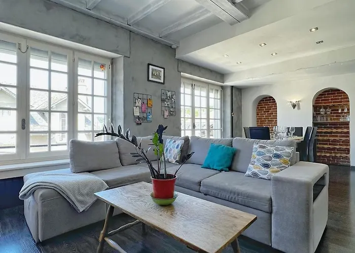 T4 Lumineux, Tout Equipe, Au Centre D'Aurillac foto