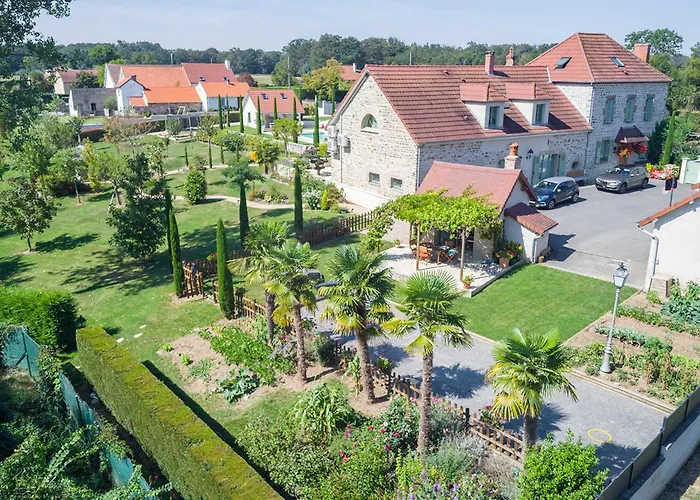 صورة Gite Confortable Avec Piscine Partagee A Hauterives - Fr-1-489-203