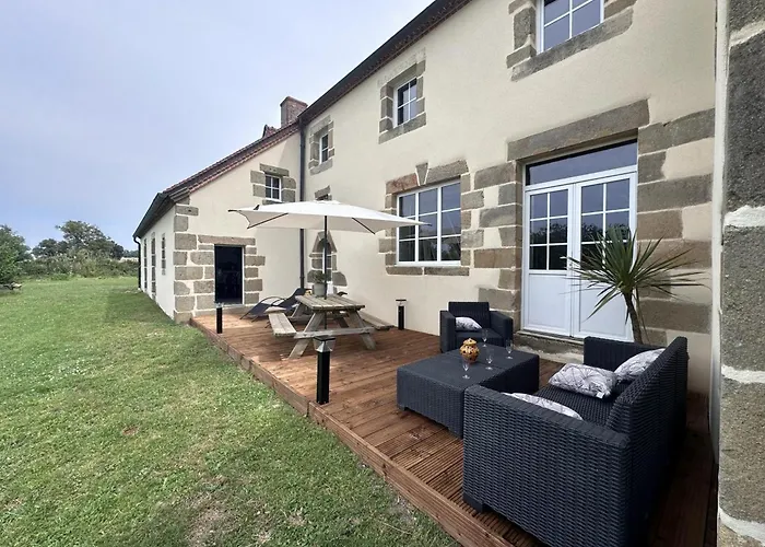 Photo de Charmant gîte rénové avec jardin et jeux pour enfants - FR-1-489-546