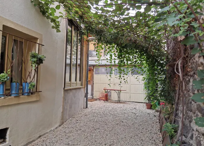 Maison Cosy Avec Cour Privative Au Coeur De L'Auvergne - Fr-1-582-316 Lempdes sur Allagnon Foto