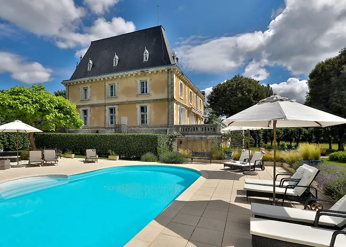 Chateau De Villars photo