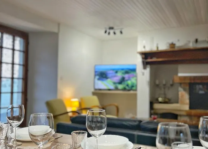 Les Glycines - Maison Familiale Avec Jardin, Entre Nature Et Confort Jou-sous-Monjou zdjęcie