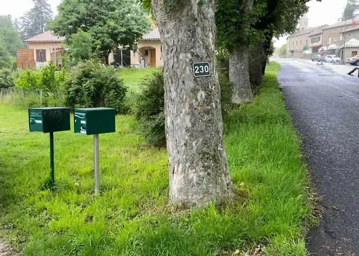 Photo de Appartement rénové à Lapte avec terrasse 40 m²