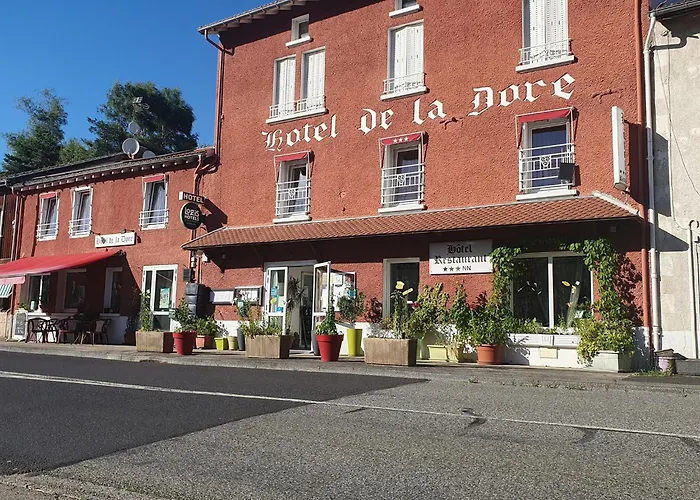 Logis Hotel Restaurant De La Dore Vertolaye Foto