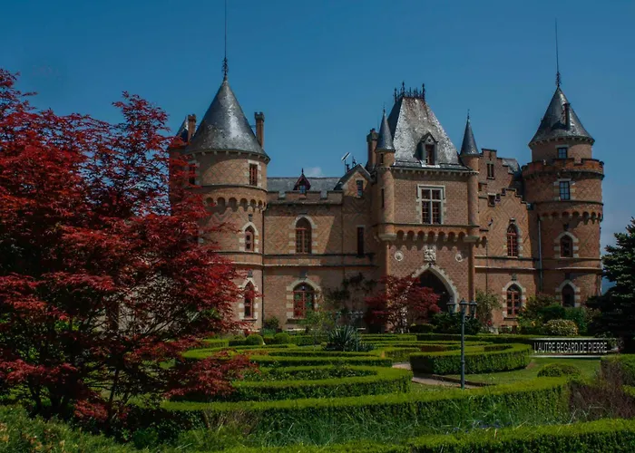 Photo de Château de Maulmont Saint-Priest-Bramefant