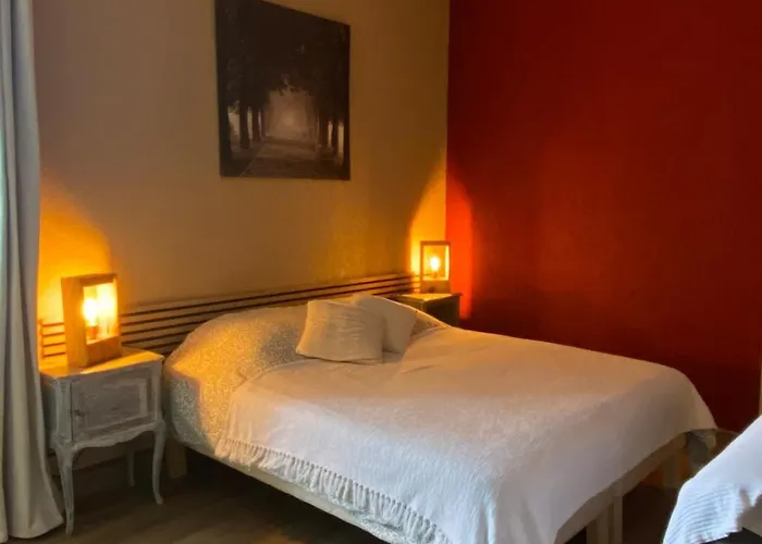 Logis Les Roses - Studio 2 Personnes Bourbon-lʼArchambault φωτογραφία