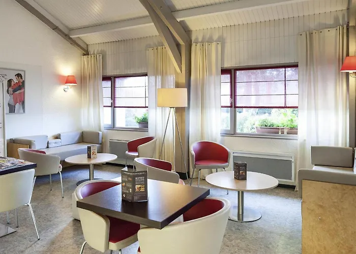 Ibis Moulins Hotel képek