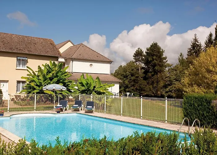Logis Hotel Du Pont Neuf Le Veurdre photo