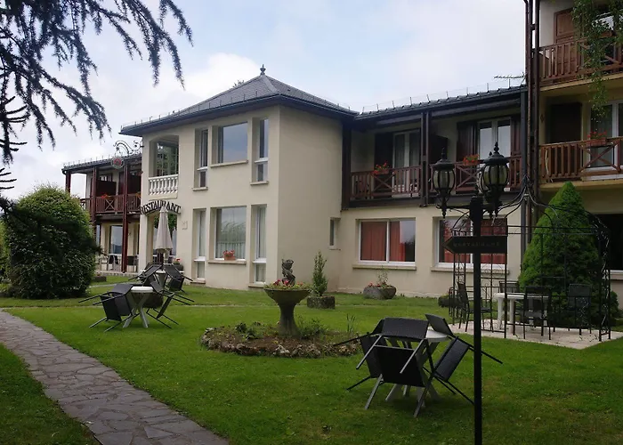 Hostellerie Saint Clement Vic-sur-Cere photo
